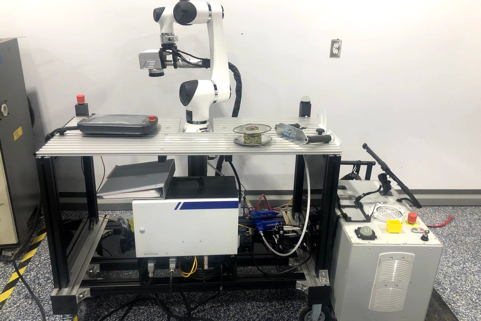 Laser and optics bench at the ASP facility